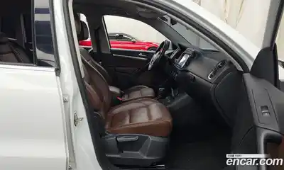 Volkswagen Tiguan 2015 2.0 Автомат в Москве № 520295, миниатюра 11