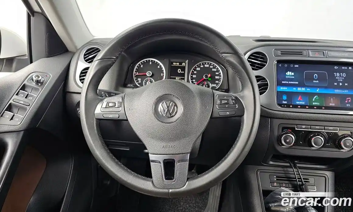 Volkswagen Tiguan 2015 2.0 Автомат в Москве № 520295, фото 13