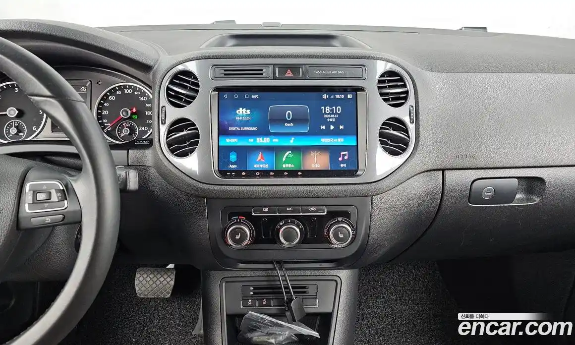 Volkswagen Tiguan 2015 2.0 Автомат в Москве № 520295, фото 14