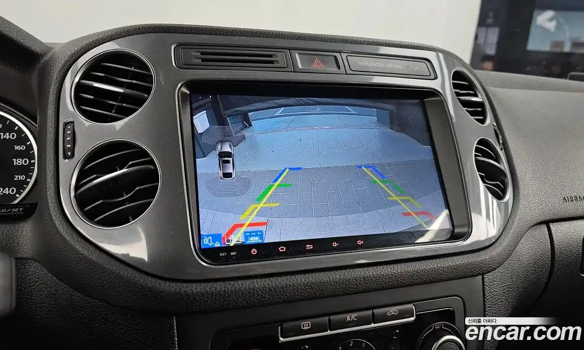 Volkswagen Tiguan 2015 2.0 Автомат в Москве № 520295, фото 15