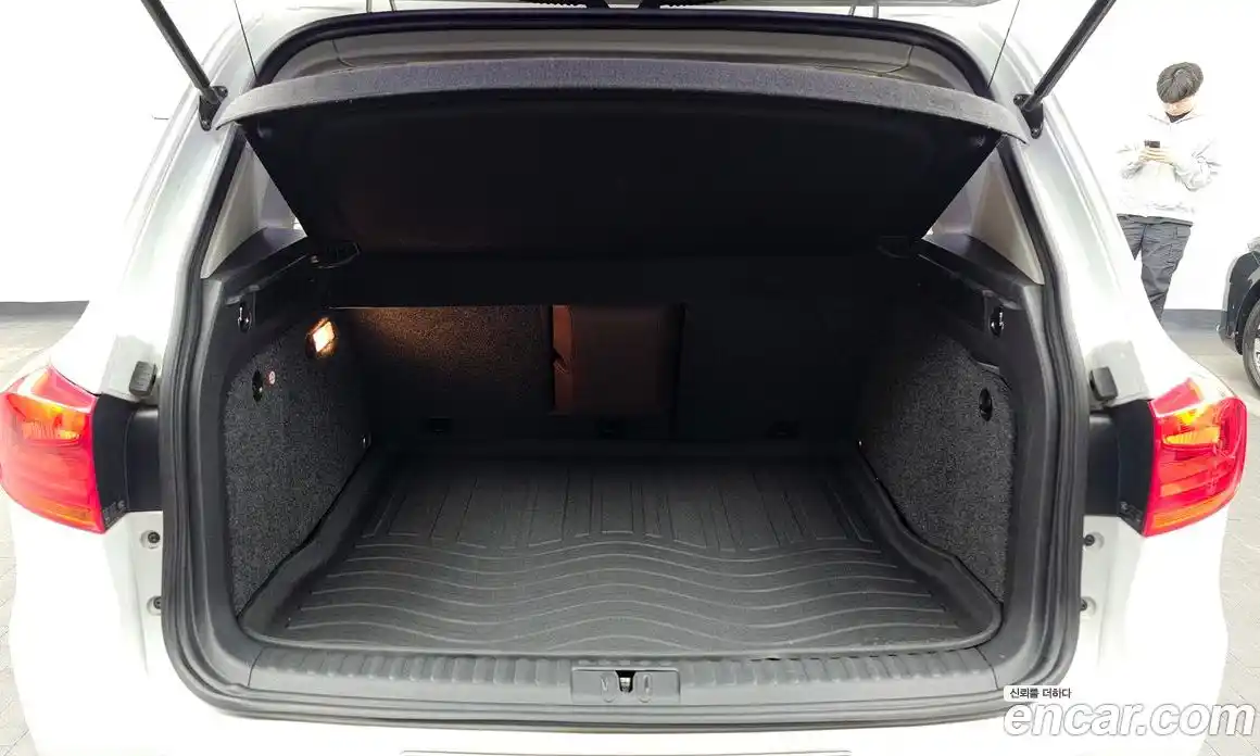 Volkswagen Tiguan 2015 2.0 Автомат в Москве № 520295, фото 20