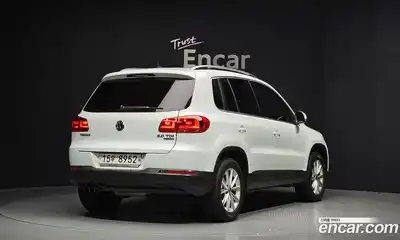 Volkswagen Tiguan 2015 2.0 Автомат в Москве № 520295, миниатюра 2
