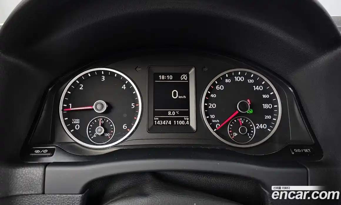 Volkswagen Tiguan 2015 2.0 Автомат в Москве № 520295, фото 8