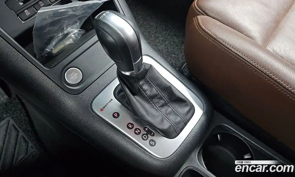 Volkswagen Tiguan 2015 2.0 Автомат в Москве № 520295, фото 9