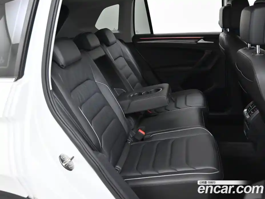 Volkswagen Tiguan 2022 2.0 Автомат в Москве № 521090, фото 12