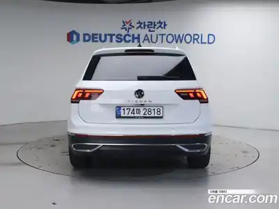 Volkswagen Tiguan 2022 2.0 Автомат в Москве № 521090, миниатюра 4