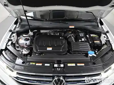 Volkswagen Tiguan 2022 2.0 Автомат в Москве № 521090, миниатюра 6