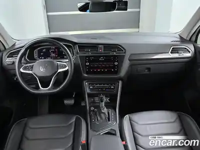 Volkswagen Tiguan 2022 2.0 Автомат в Москве № 521090, миниатюра 7