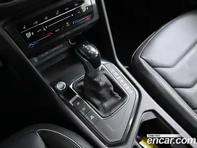 Volkswagen Tiguan 2022 2.0 Автомат в Москве № 521090, миниатюра 9