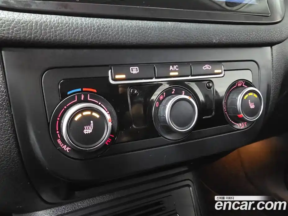 Volkswagen Tiguan 2014 2.0 Автомат в Москве № 521866, фото 14