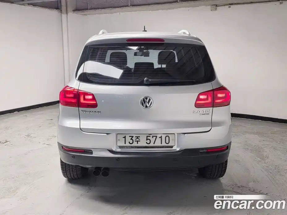 Volkswagen Tiguan 2014 2.0 Автомат в Москве № 521866, фото 4