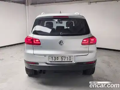 Volkswagen Tiguan 2014 2.0 Автомат в Москве № 521866, миниатюра 4