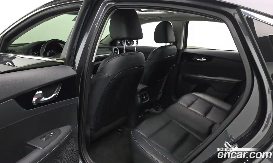 Kia K3 2022 1.6 Автомат в Москве № 522562, фото 11