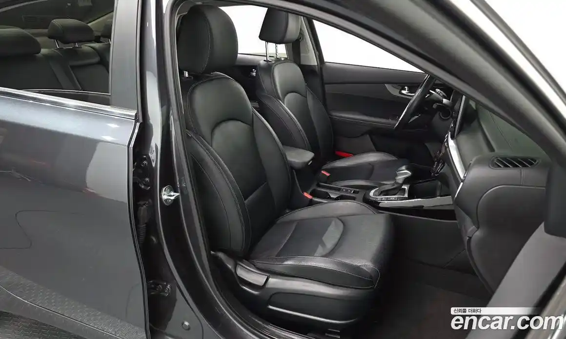 Kia K3 2022 1.6 Автомат в Москве № 522562, фото 12