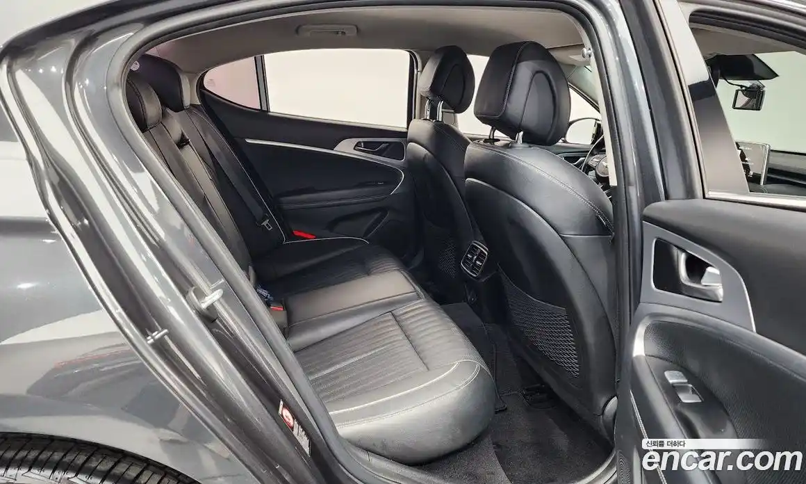 Genesis G70 2018 2.0 Автомат в Москве № 523802, фото 12