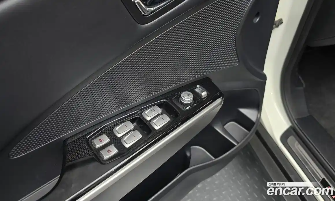 SsangYong TIBOLI 2016 1.6 Автомат в Москве № 526155, фото 16