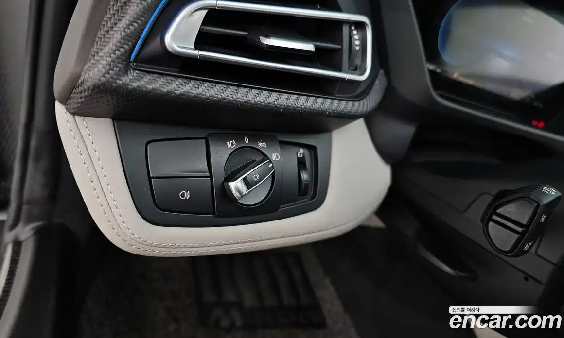 BMW i8 2016 1.5 Автомат в Москве № 527274, фото 17