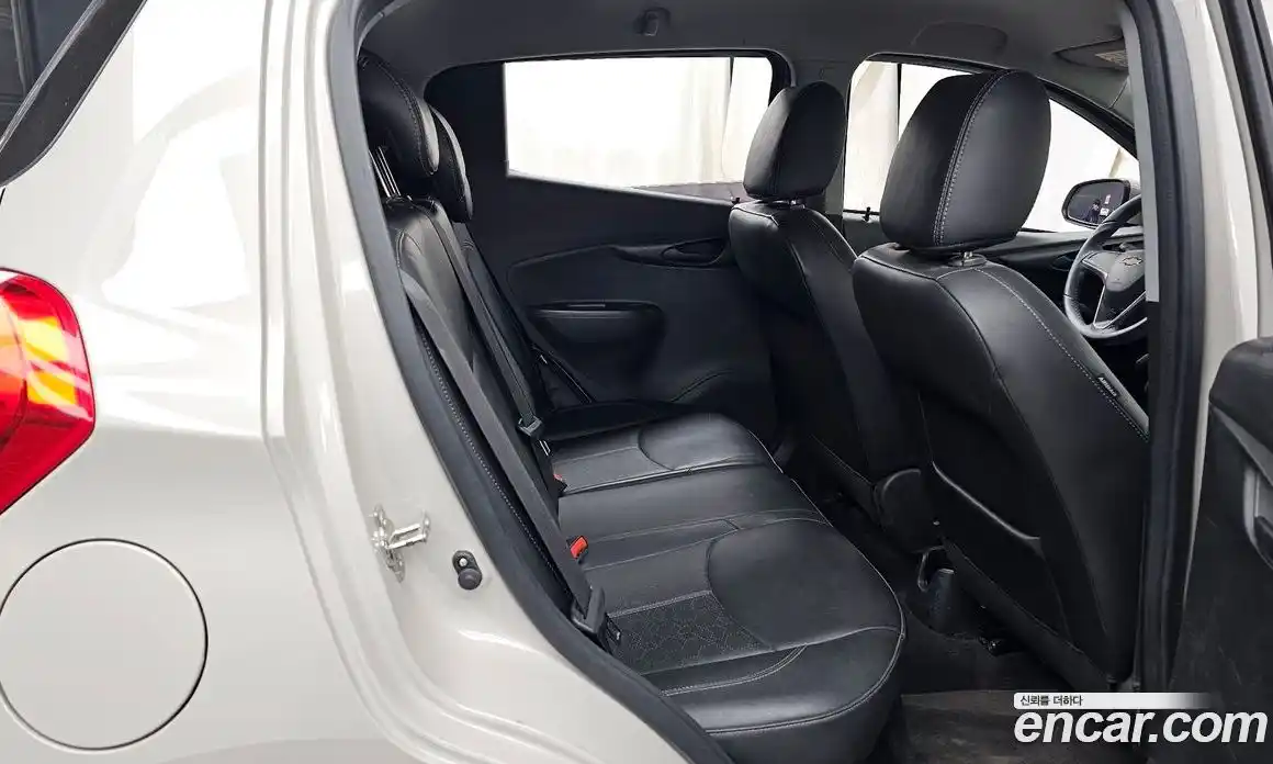 Chevrolet Spark 2017 1.0 Автомат в Москве № 528458, фото 12