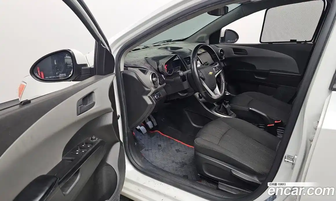 Chevrolet Aveo 2015 1.4 Механическая в Москве № 528753, фото 10