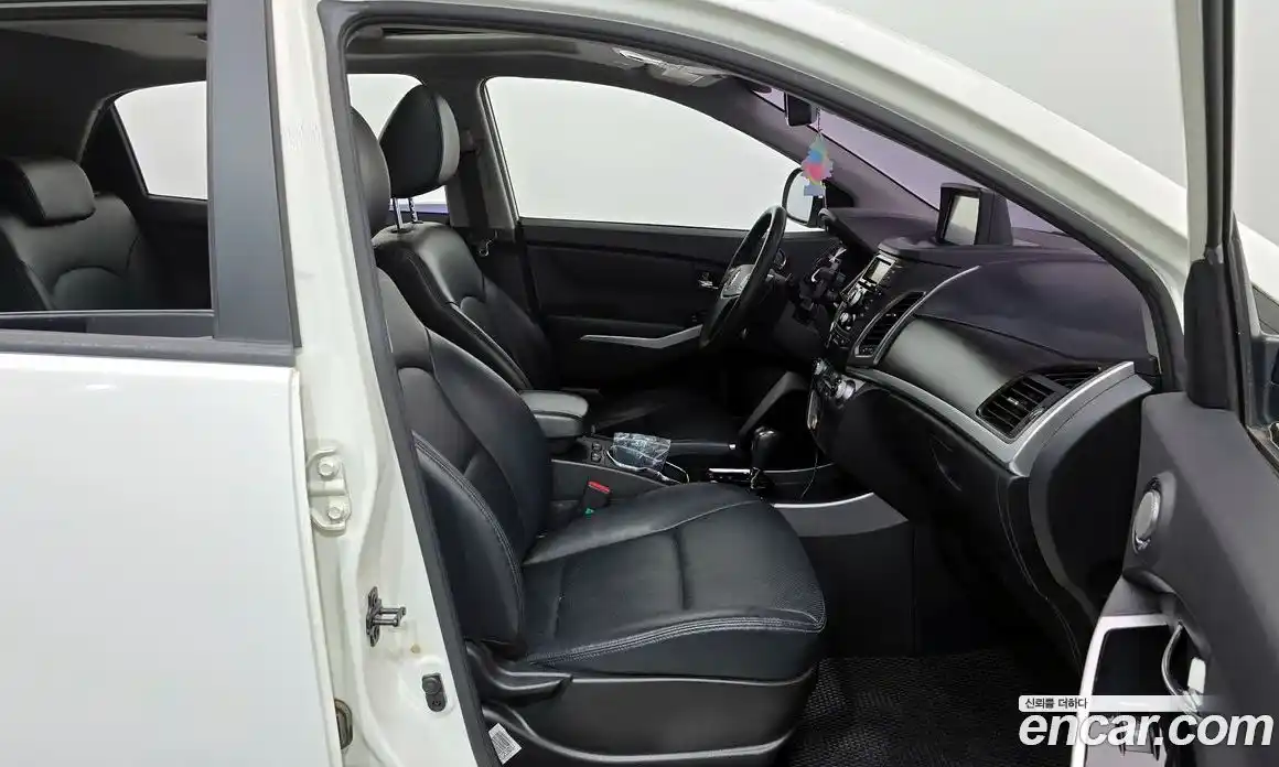 SsangYong Korando 2014 2.0 Автомат в Москве № 532100, фото 11