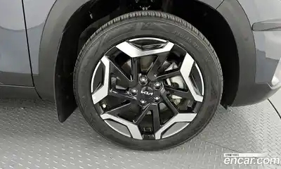 Kia Seltos 2024 1.6 Автомат в Москве № 532584, миниатюра 5