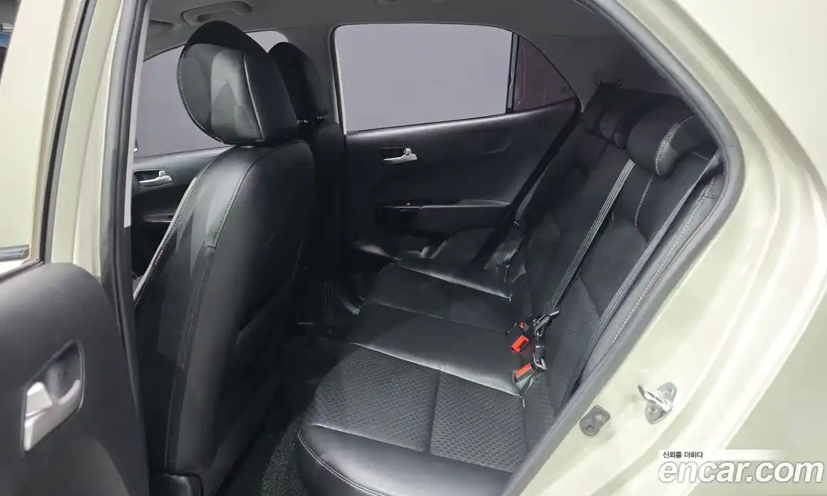 Kia Morning 2020 1.0 Автомат в Москве № 532992, фото 12