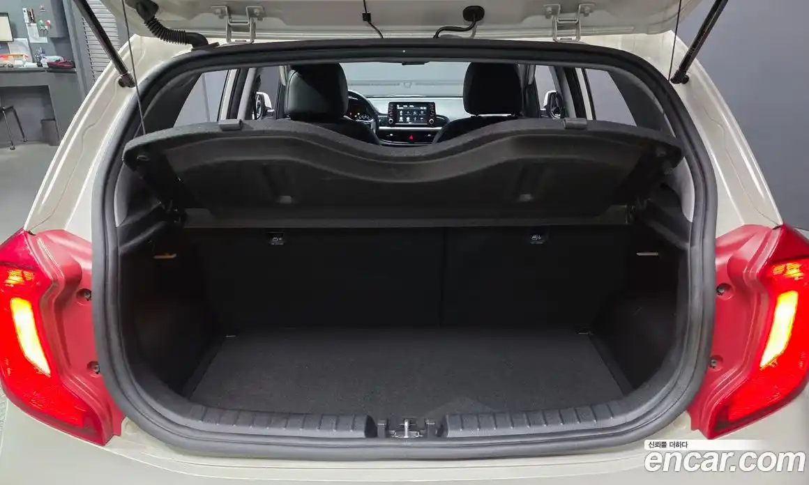 Kia Morning 2020 1.0 Автомат в Москве № 532992, фото 20