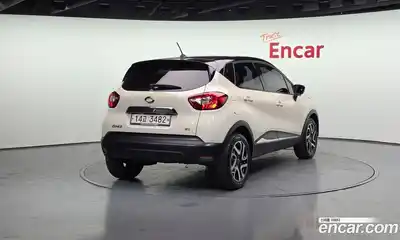 Renault QM3 2017 1.5 Автомат в Москве № 533980, миниатюра 2