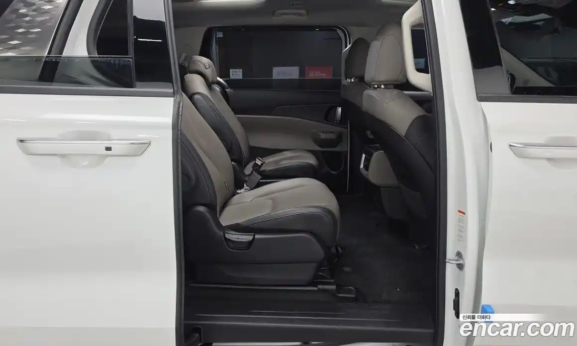 Kia Canival 2024 2.2 Автомат в Москве № 534068, фото 12