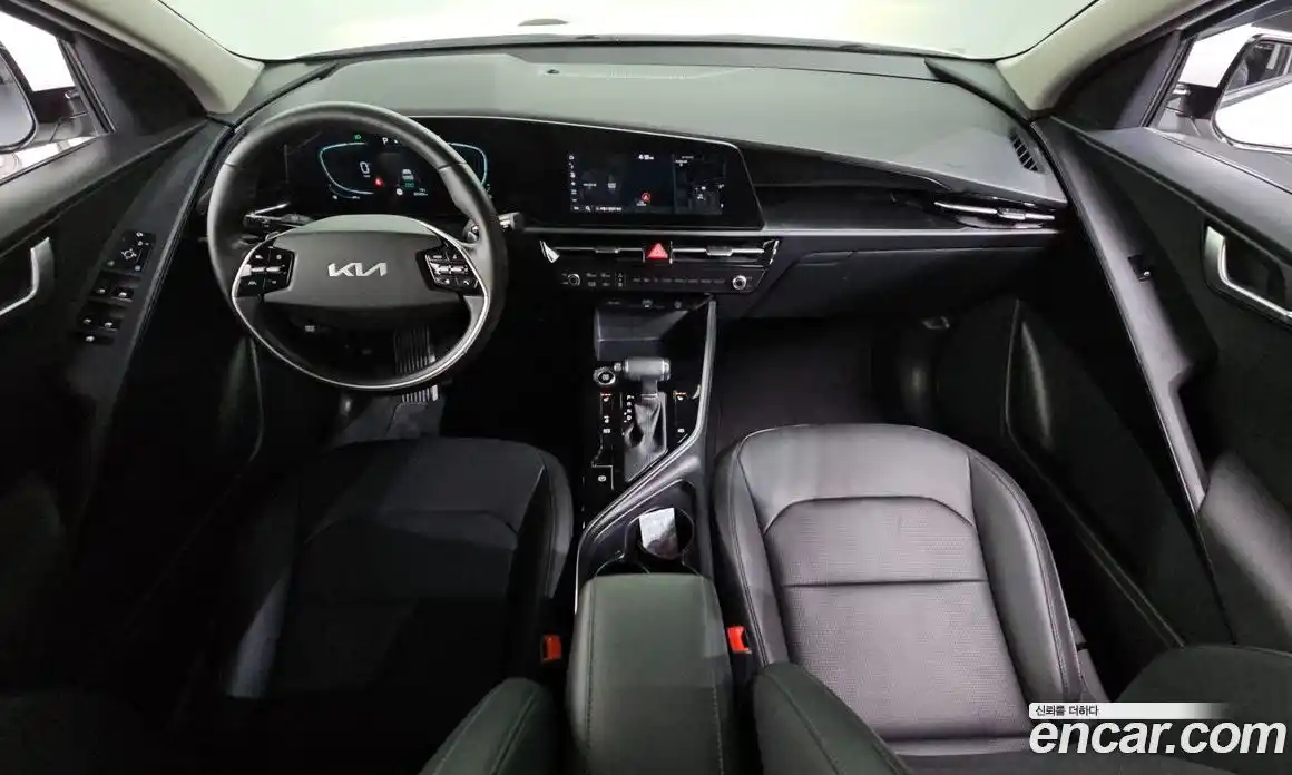 Kia Niro 2022 1.6 Автомат в Москве № 534446, фото 7
