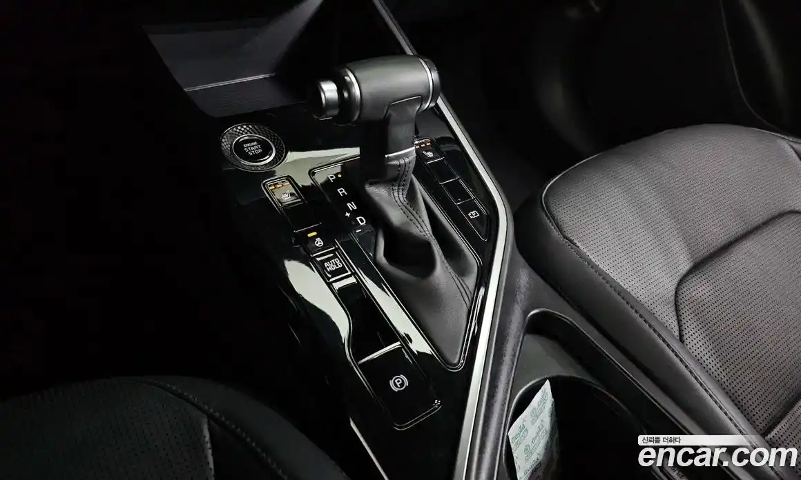 Kia Niro 2022 1.6 Автомат в Москве № 534446, фото 9