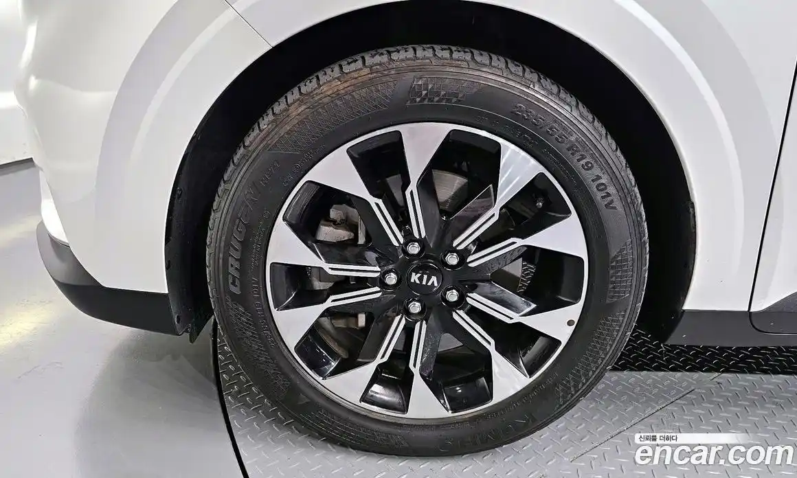 Kia Canival 2021 2.2 Автомат в Москве № 535416, фото 5