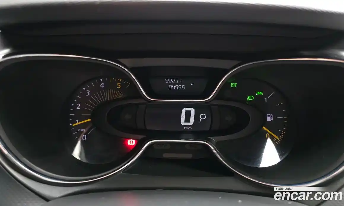 Renault QM3 2015 1.5 Автомат в Москве № 535701, фото 8