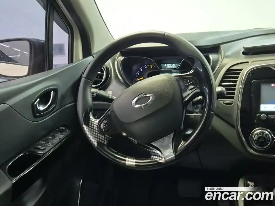 Renault QM3 2015 1.5 Автомат в Москве № 537524, фото 9