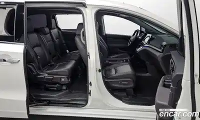 Honda Odyssey 2018 3.5 Автомат в Москве № 539006, миниатюра 11