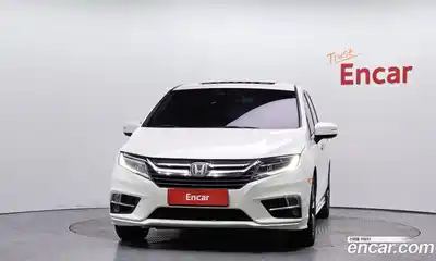 Honda Odyssey 2018 3.5 Автомат в Москве № 539006, миниатюра 3