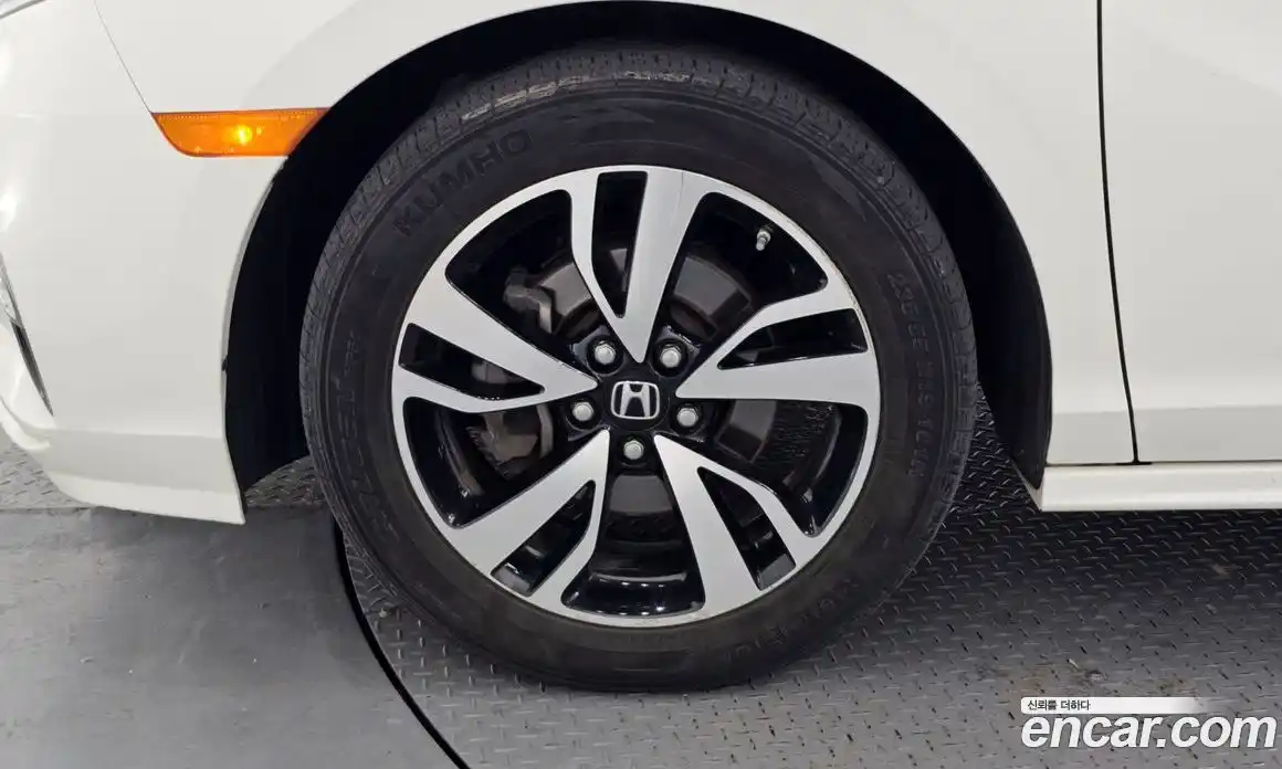 Honda Odyssey 2018 3.5 Автомат в Москве № 539006, фото 5