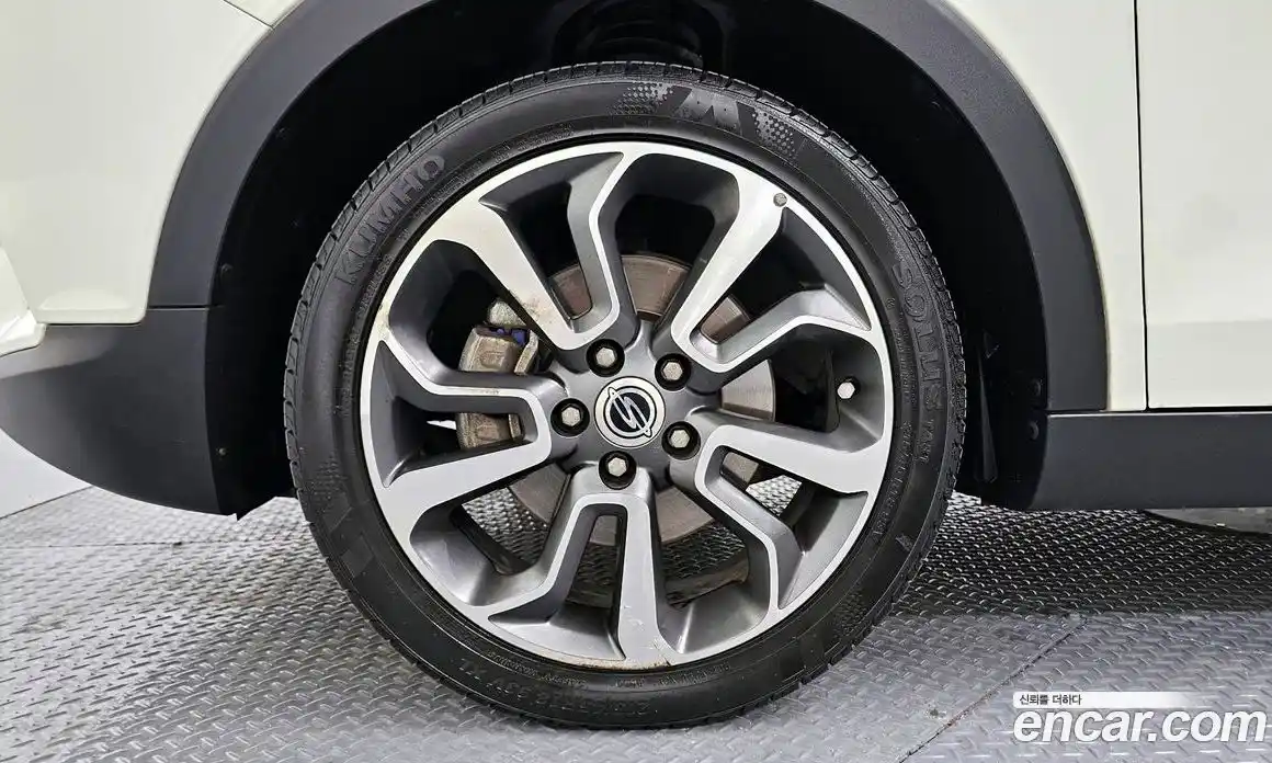 SsangYong TIBOLI 2016 1.6 Автомат в Москве № 539089, фото 5