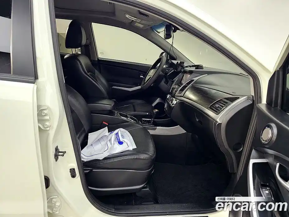 SsangYong Korando 2015 2.0 Автомат в Москве № 539609, фото 11