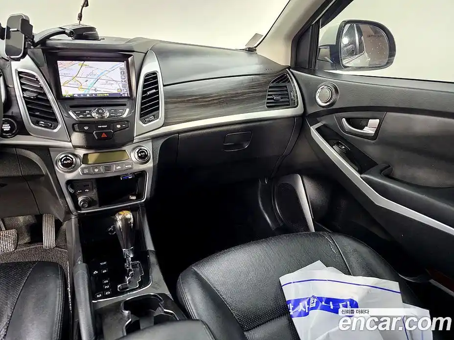 SsangYong Korando 2015 2.0 Автомат в Москве № 539609, фото 10