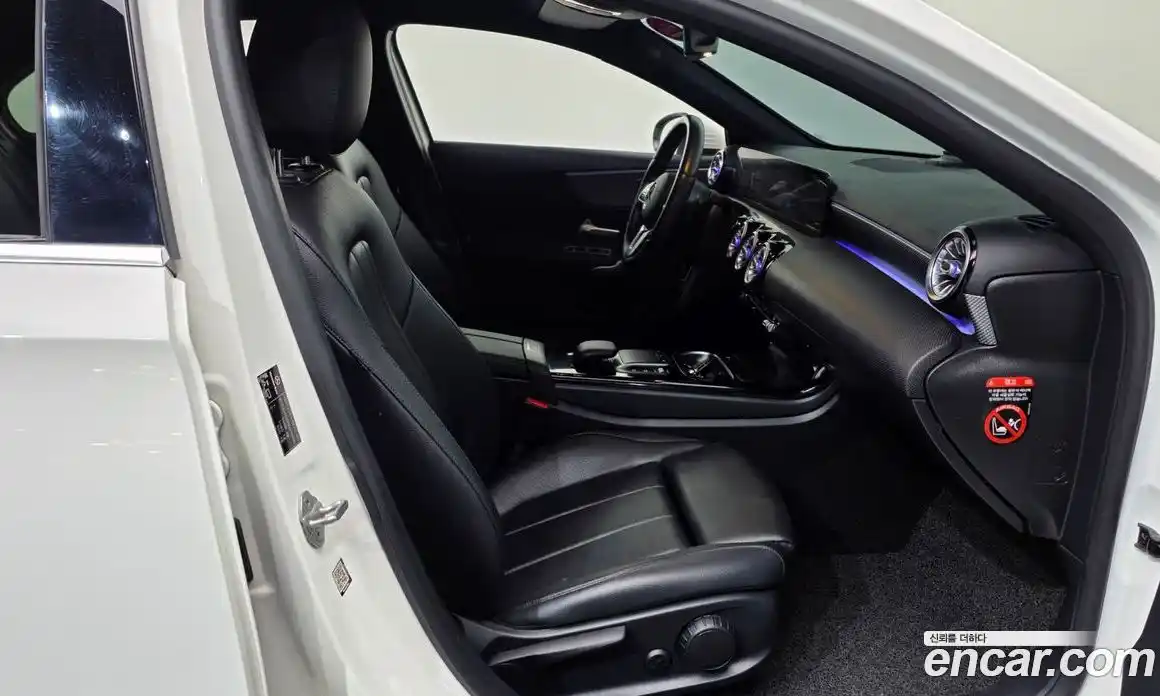 Mercedes-Benz A-Class 2021 2.0 Автомат в Москве № 542244, фото 11