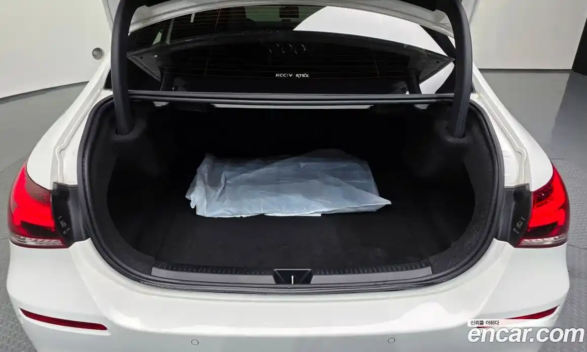 Mercedes-Benz A-Class 2021 2.0 Автомат в Москве № 542244, фото 20