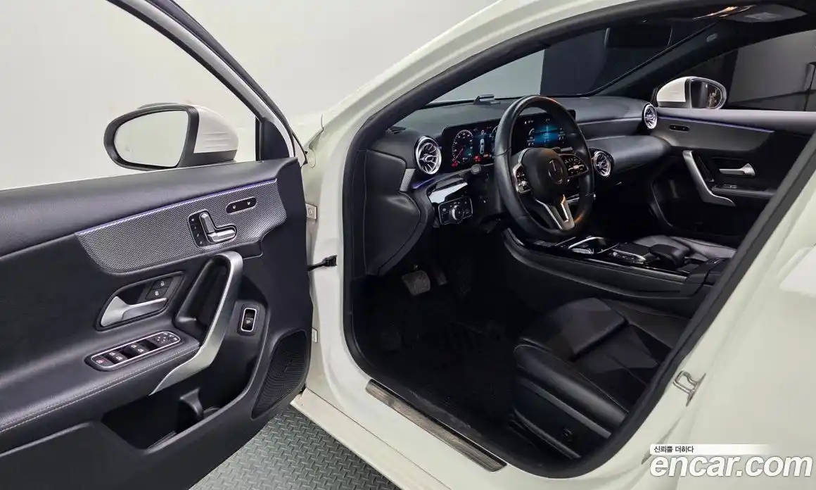 Mercedes-Benz A-Class 2021 2.0 Автомат в Москве № 542244, фото 10