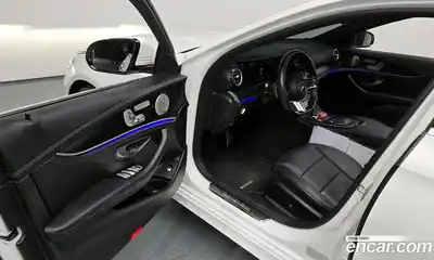 Mercedes-Benz E-Class 2022 1.9 Автомат в Москве № 543294, миниатюра 11