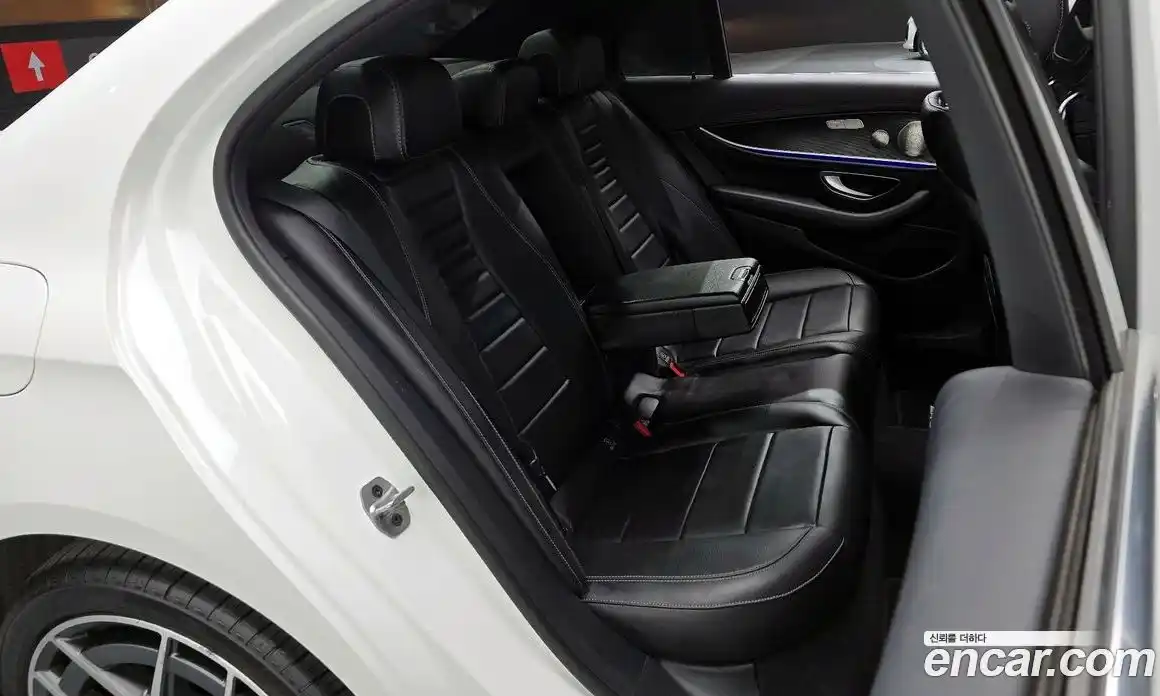 Mercedes-Benz E-Class 2022 1.9 Автомат в Москве № 543294, фото 12