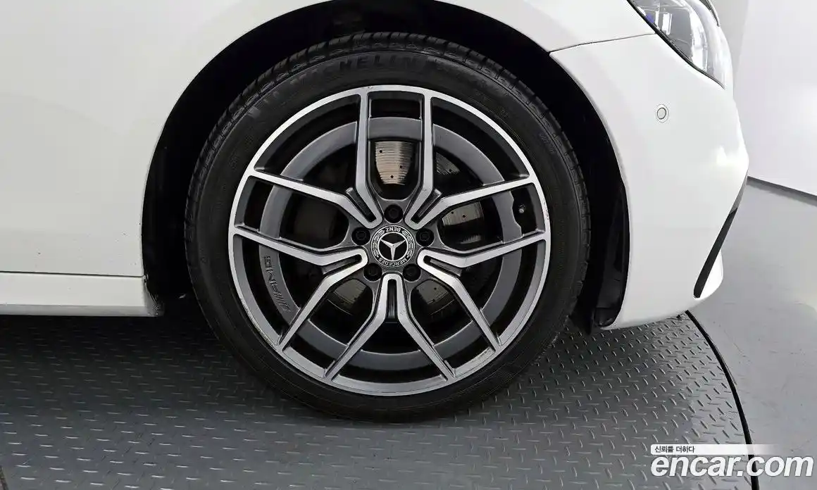 Mercedes-Benz E-Class 2022 1.9 Автомат в Москве № 543294, фото 5