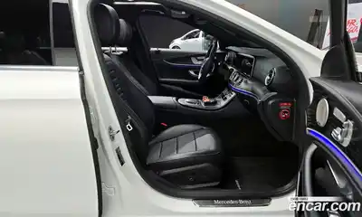 Mercedes-Benz E-Class 2022 1.9 Автомат в Москве № 543294, миниатюра 10