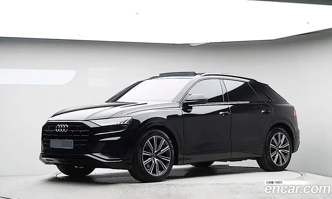 Audi Q8 2021 3.0 Автомат в Москве № 544789, фото 1