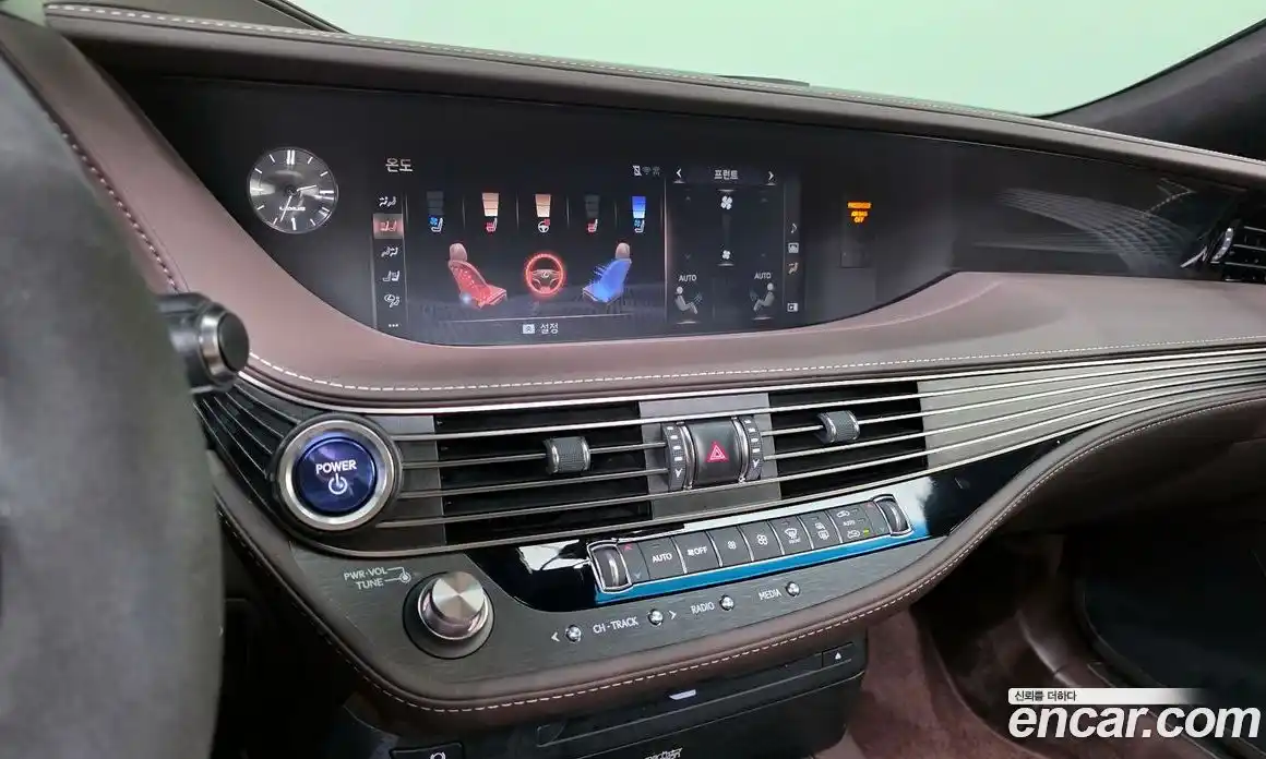 Lexus LS 2018 3.5 Автомат в Москве № 547042, фото 15