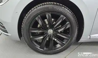 Volkswagen Arteon 2018 2.0 Автомат в Москве № 547420, миниатюра 5